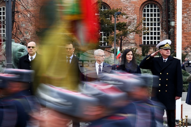 Паметник на Незнайния воин - Национален празник на Република България