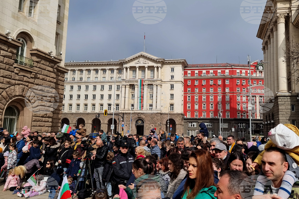 Тържествена смяна на почетния гвардейски караул - Национален празник
