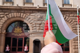 Тържествена смяна на почетния гвардейски караул - Национален празник