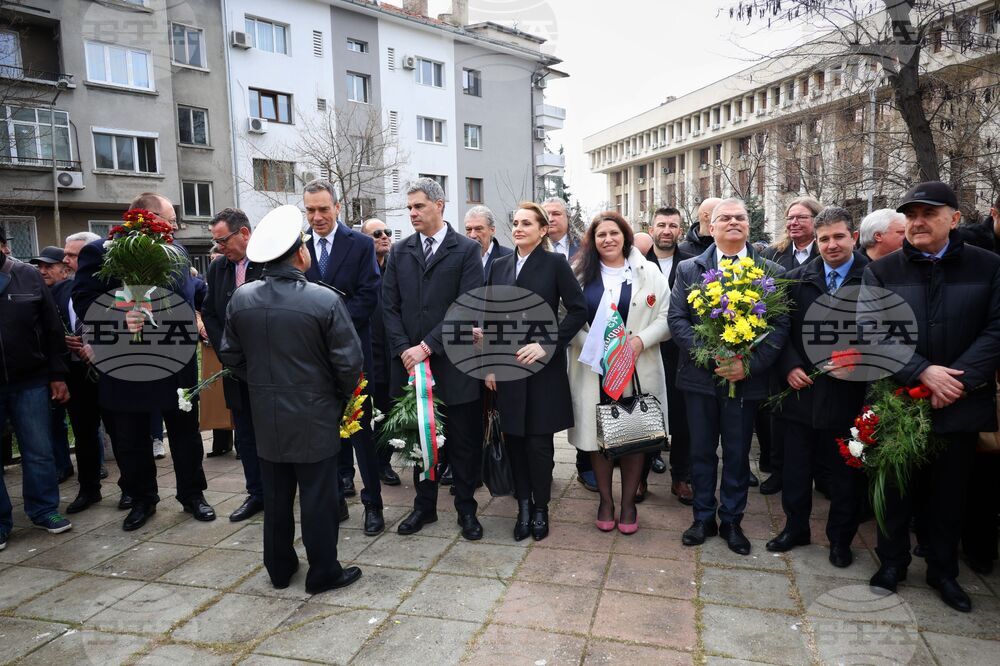 Бургас - паметник на загиналите руси - почит