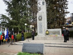 Бургас - паметник на загиналите руси - почит