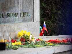 Бургас - паметник на загиналите руси - почит