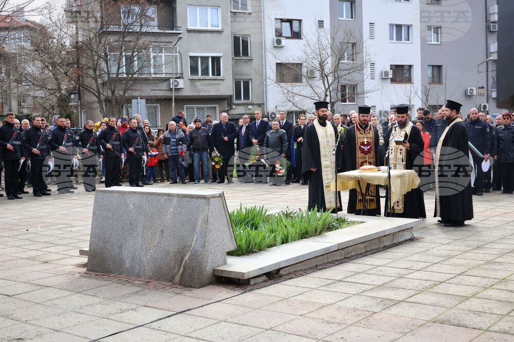 Бургас - паметник на загиналите руси - почит