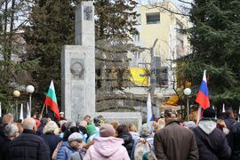 Бургас - паметник на загиналите руси - почит