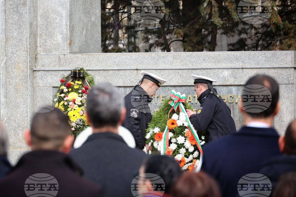 Бургас - паметник на загиналите руси - почит