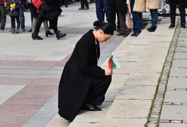 ОА Видин: Заместник областният управител Ани Арутюнян участва в тържествата по повод националния празник на България