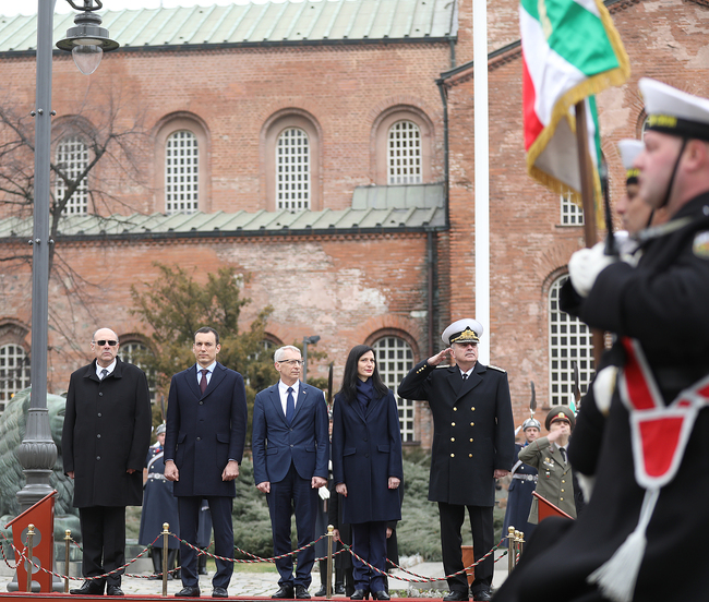 МО: 146-ата годишнина от Освобождението на България се отбелязва тържествено с участието на представителни военни подразделения
