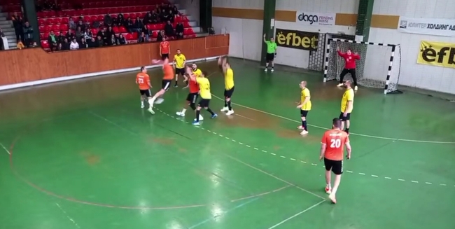 Община Ловеч: Истинско дерби сътвориха хандбалистите на Осъм и Шумен, шампионите взеха победата 