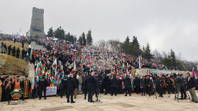 Забранява се използването на дронове в района на Паметника на свободата на връх Шипка на 3 март, съобщиха от Община Казанлък 