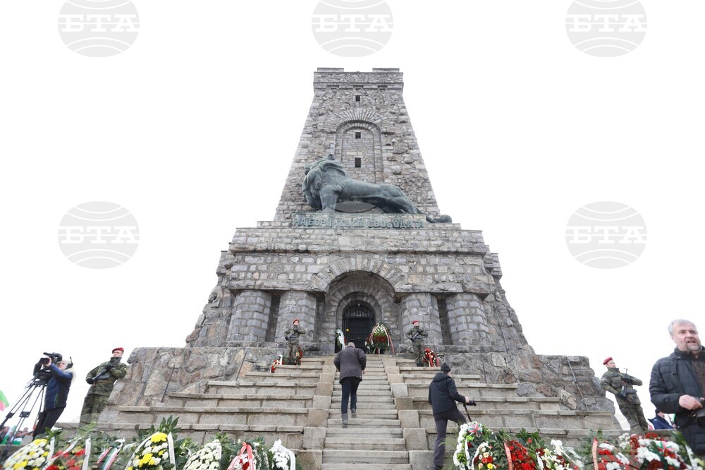 Осигурен е безплатен транспорт от Павел баня за всички желаещи да се включат в отбелязването на Трети март на връх "Шипка"