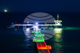 Бургас - Национален празник - мост - цветовете на трибагреника