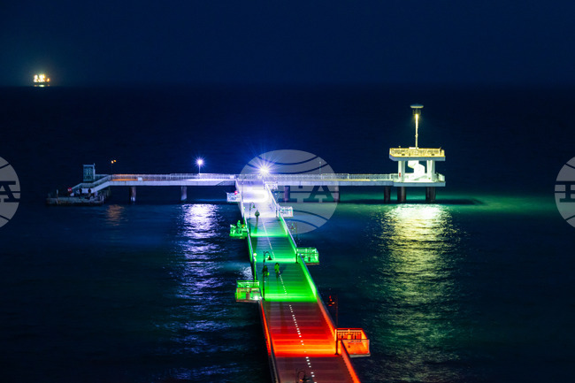 Бургас - Национален празник - мост - цветовете на трибагреника