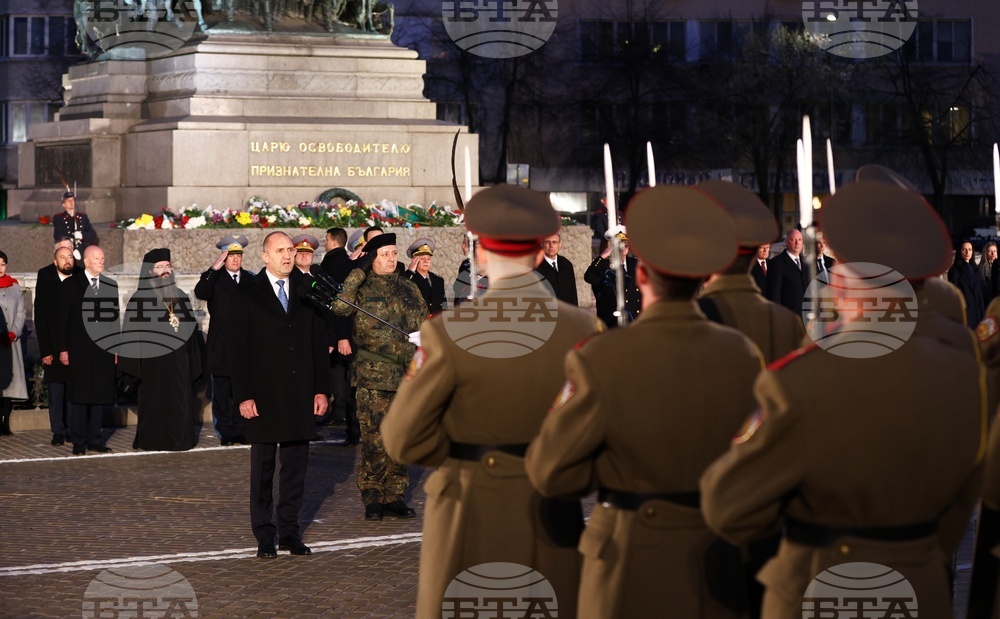 Национален празник на Република България - тържествена заря-проверка