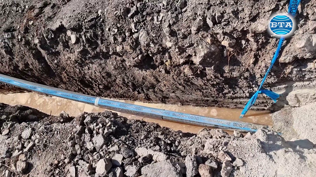 На финал е транзитният водопровод за ниската зона на Радомир