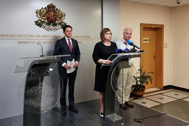 Комисията за защита на потребителите започва проверки за продажбата на т.нар. "райски газ", обяви Корнелия Нинова