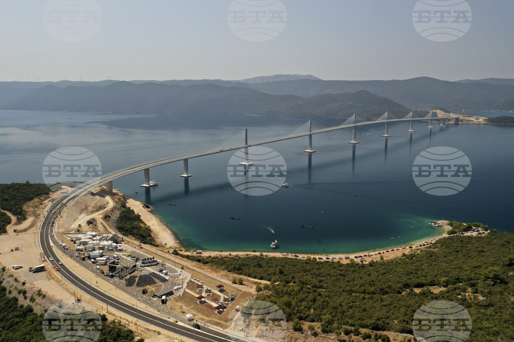 Няма замърсяване в открити води край хърватския бряг, след като 17 тона петрол се разляха в Адриатическо море край остров Хвар