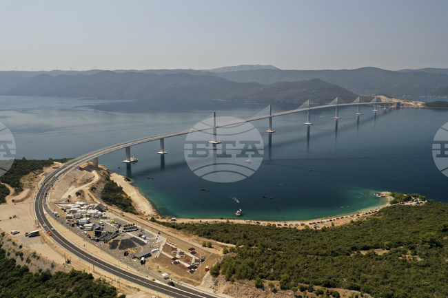Няма замърсяване в открити води край хърватския бряг, след като 17 тона петрол се разляха в Адриатическо море край остров Хвар