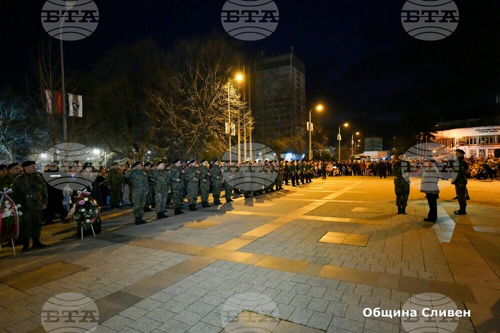 На Трети март в Сливен: Мощно „Ура!“ за свободата на Отечеството