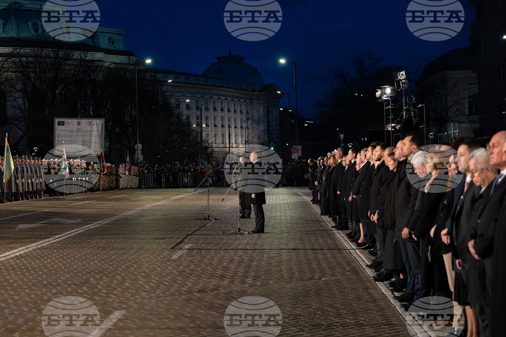 Държавният глава Румен Радев: В нашето тревожно време, когато се помитат граници и оръжията често заглушават разума, всички трябва да бдим над суверенитета на Родината