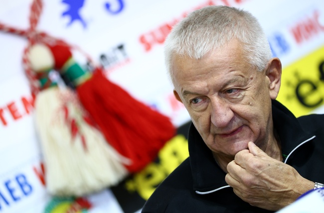 Христо Крушарски: "Подготвил съм новия договор на Томаш, от новия сезон на пейката на Локомотив (Пловдив) ще сядат само юноши на клуба"