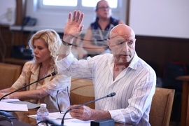 Парламент - Комисия по отбрана