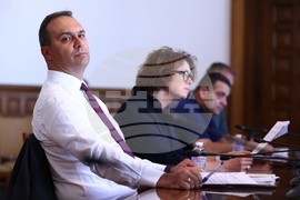 Парламент - Комисия по отбрана