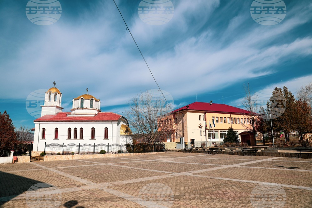 Със света литургия, курбан за здраве и празнична програма симитлийското село Полето ще отбележи своята 70-годишнина