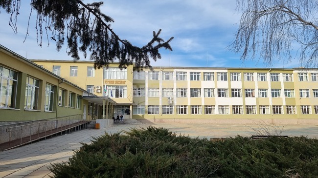 Община Шабла ще кандидатства с проект за финансиране по "Красива България" за основен ремонт на оградата на Средно училище "Асен Златаров"