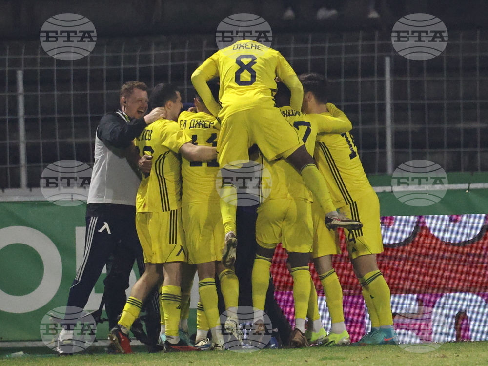 Евертон Бала и Джавад Ел Джемили изведоха Левски до изразителна победа срещу Хебър в Пазарджик