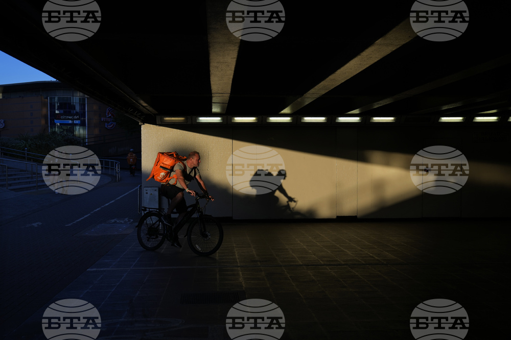 Доставчикът на храна "Лиферандо" съкращава около 20 процента от персонала си в Германия