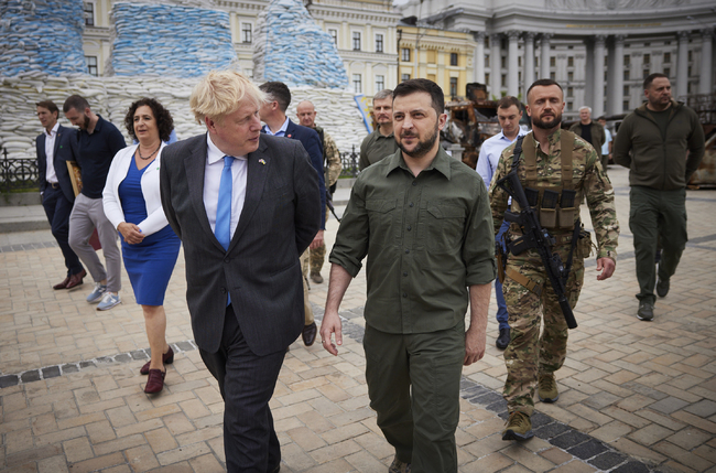 "Дейли телеграф": Видни британски консерватори подкрепят кандидатурата на Борис Джонсън да оглави НАТО