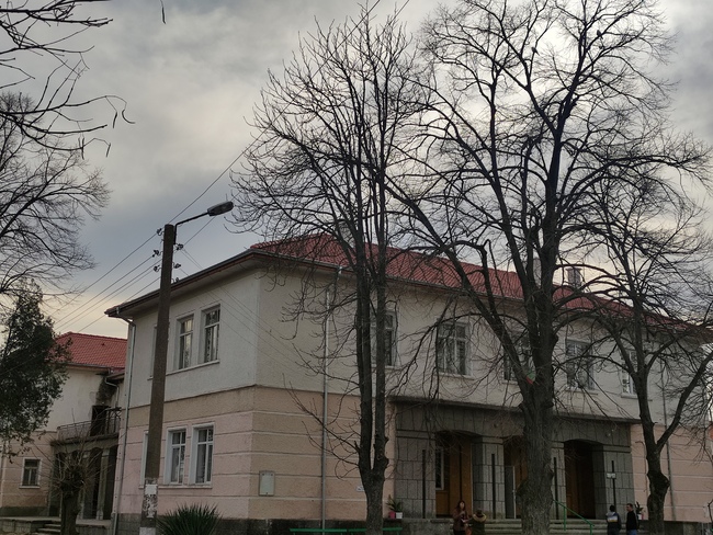 Община Сливен: Приключи цялостният ремонт на покрива на читалището в Младово
