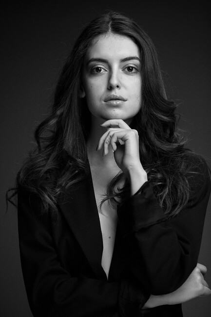 Драматичен театър „Никола Вапцаров“ – Благоевград: Актрисата Мина Каукова с лична премиера в спектакъла „Метаморфози“ по Овидий, реж. Стайко Мурджев