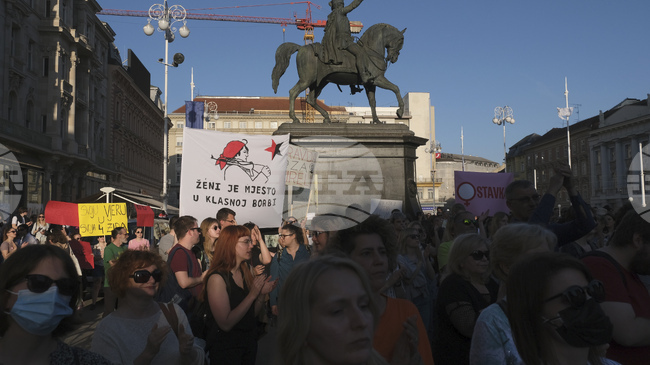 Петиция в Хърватия поиска премахване на организирани от консервативно католическо движение молитви на централните площади