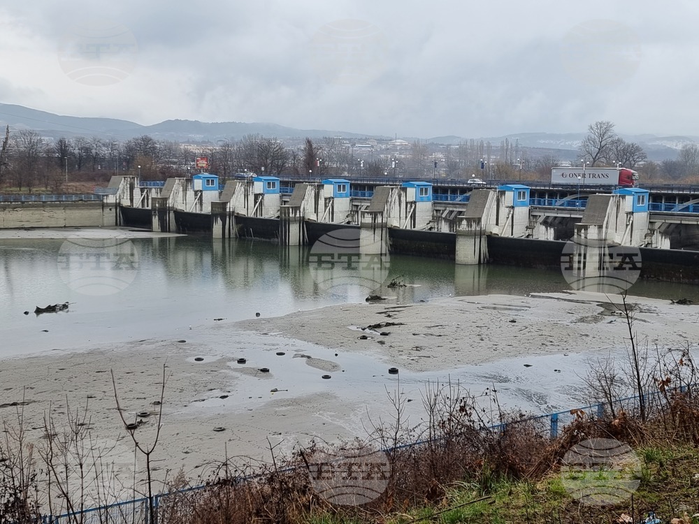 Кърджали - водно огледало - източено