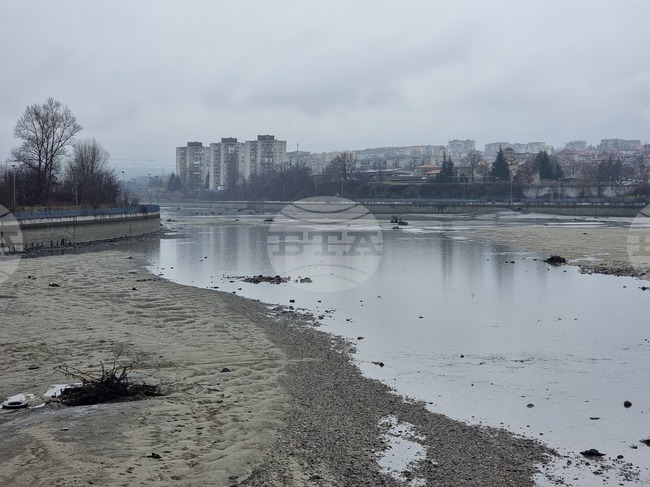 Кърджали - водно огледало - източено