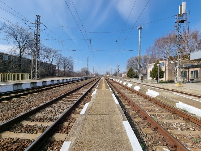 Европейската инвестиционна банка отпусна заем от 100 милиона евро на Албания за модернизация на жп линия до границата с Черна гора