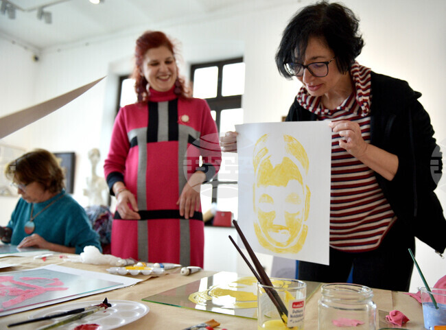 Варна - Градска художествена галерия - занимания по монотипия