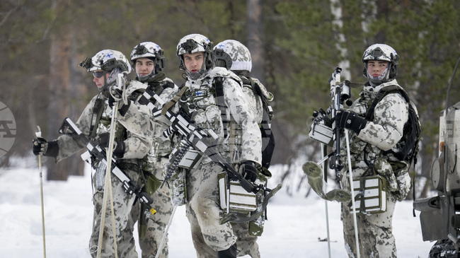 Британски военнослужещи се присъединиха към учение във Финландия с цел противодействие на заплаха от Русия