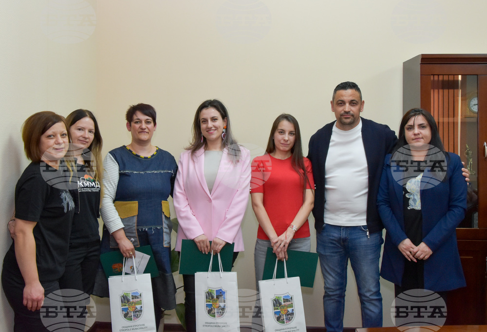 Ирена Симеонова е победителят в конкурса „Моето решение на проблем в моята община“ на Община Етрополе