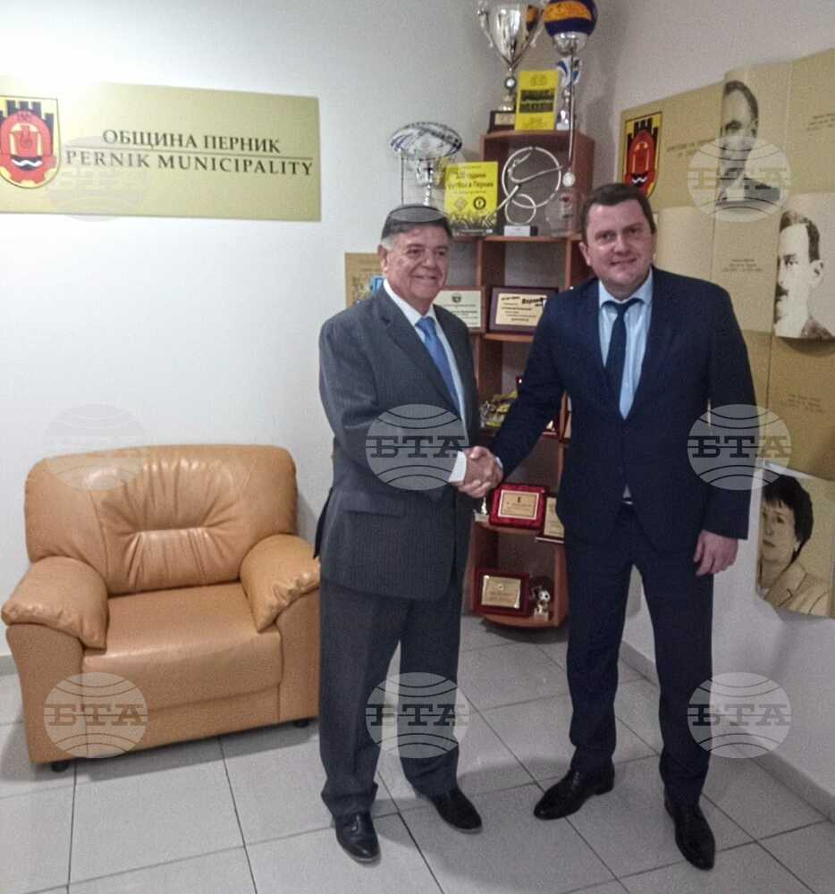Аржентинският посланик гостува в Перник