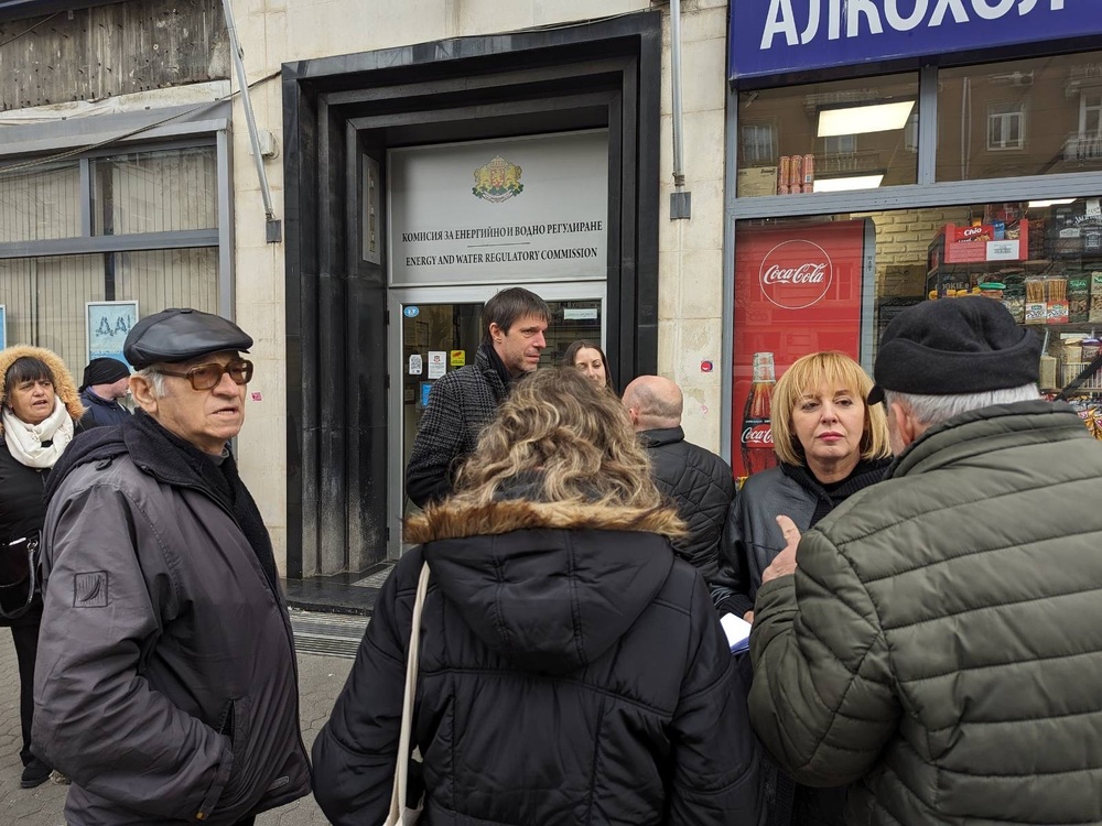 Мая Манолова към КЕВР: Допускате шоково поскъпване на тока и източване на държавния бюджет от търговците на ток