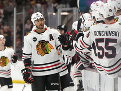 Blackhawks Coyotes Hockey