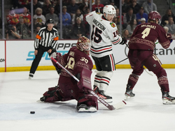Blackhawks Coyotes Hockey