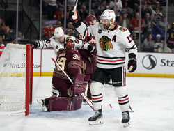 Blackhawks Coyotes Hockey