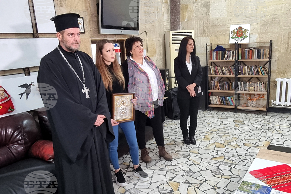 Възрастни хора дариха 3340 лева за строежа на православен храм в Хасково