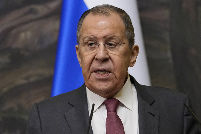 Сергей Лавров за първи път ще посети страна от ЕС след началото на войната в Украйна, пише руският в. "Ведомости"