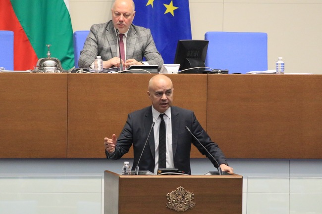 Георги Свиленски към Кирил Петков: И Царя излъга хората, но си даде 800 дни – вие го направихте само за 9 месеца