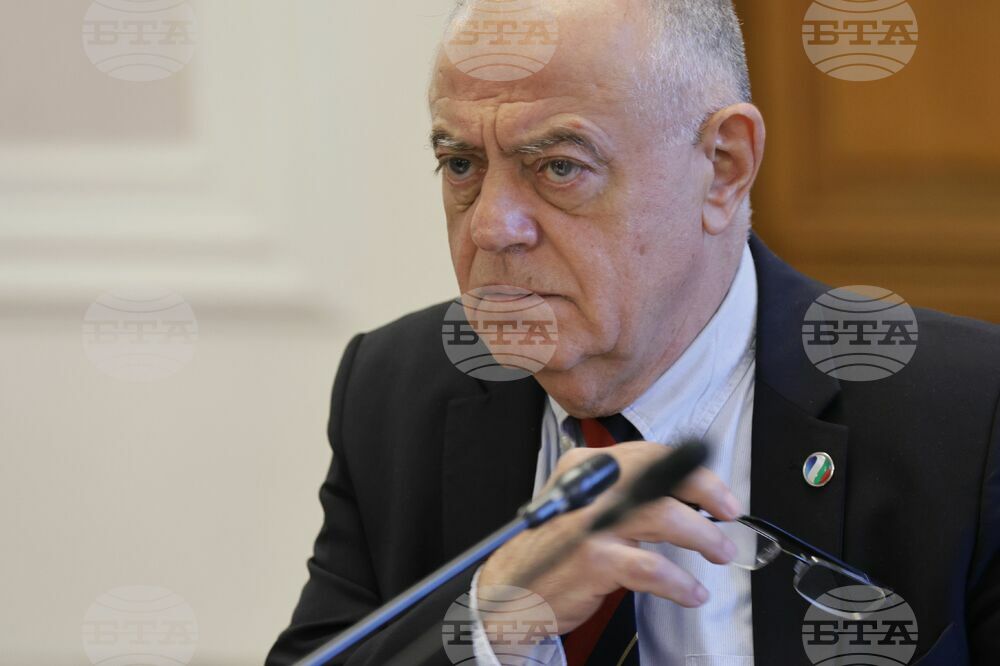 Аз мисля, че няма да отидем на никакви нови избори, заяви Атанас Атанасов