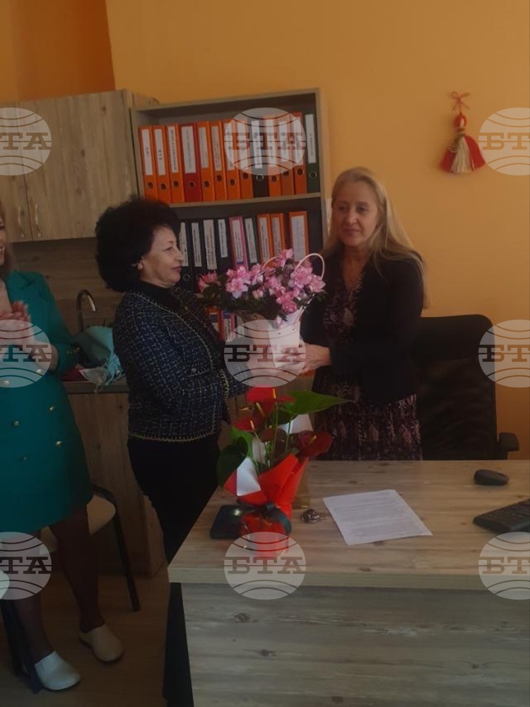 Три общински детски градини в Казанлък посрещнаха днес своите нови директори